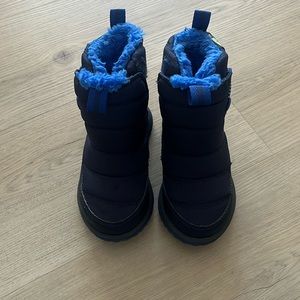 LL Bean size 7 snow boot